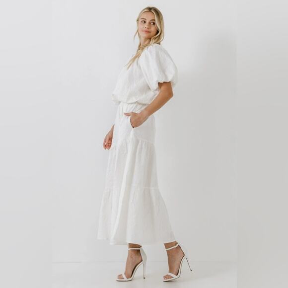 NWT Endless Rose Floral Texture Tiered Midi White Skirt Size Medium - Picture 3 of 10